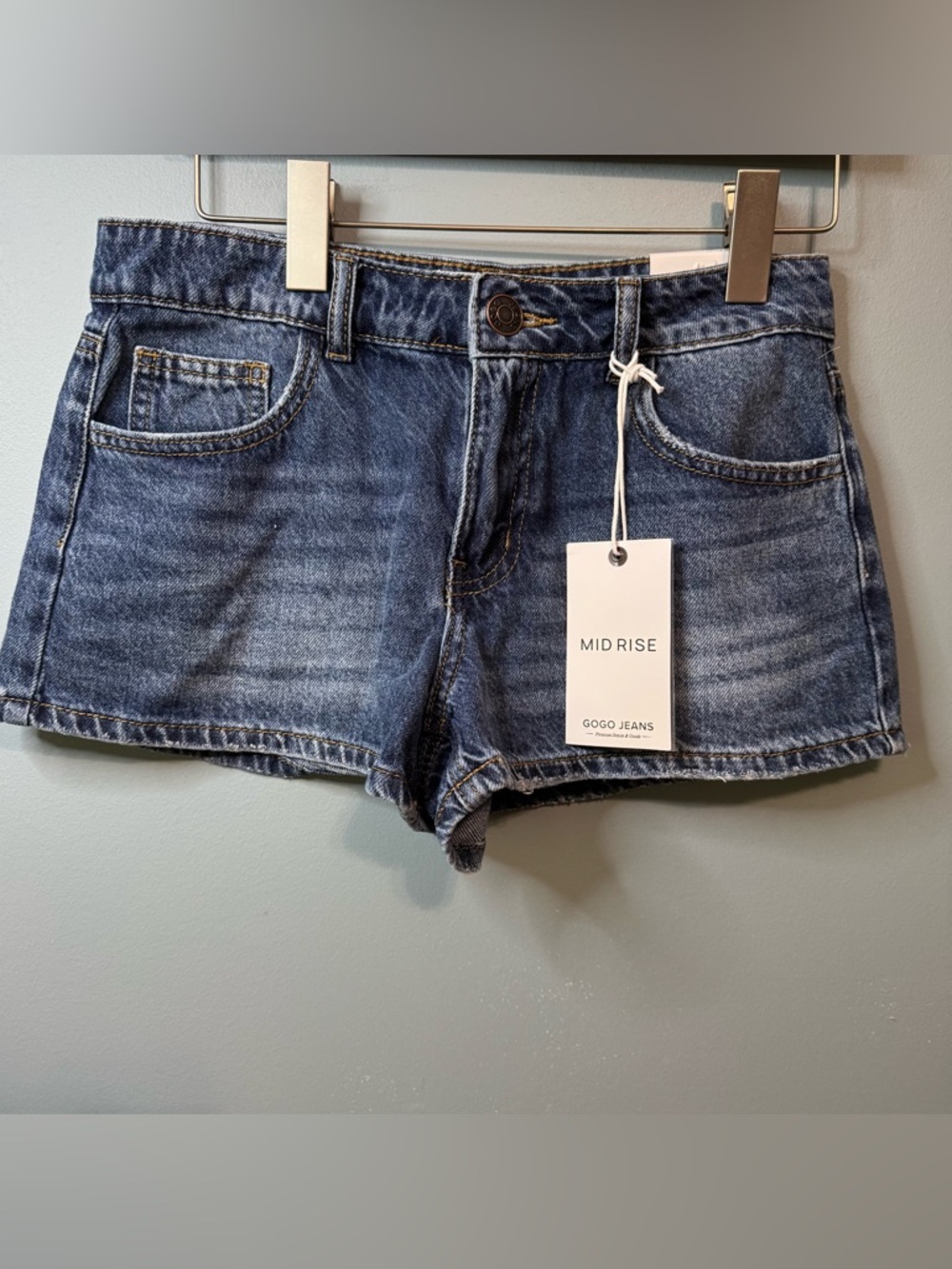 Gogo Jeans Mid Rise Denim Shorts - 100% Cotton. NWT. 2.5” Inseam. Size 5/27